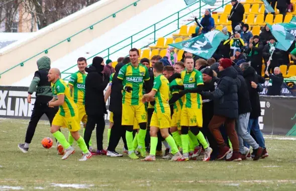 Игроки и болельщики ФК "Макслайн" / vk.com/maxlinefc
