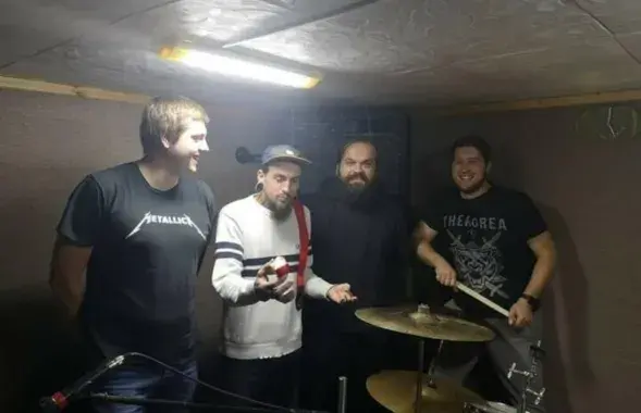 Гурт faceOFF: Дзяніс і Дзмітрый — у цэнтры / instagram.com/faceoffzhl
