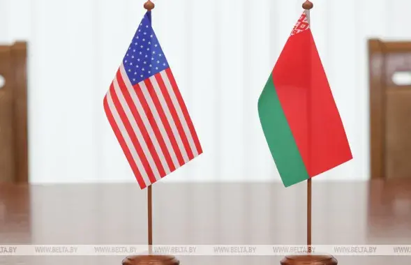 Флаги США и Беларуси
