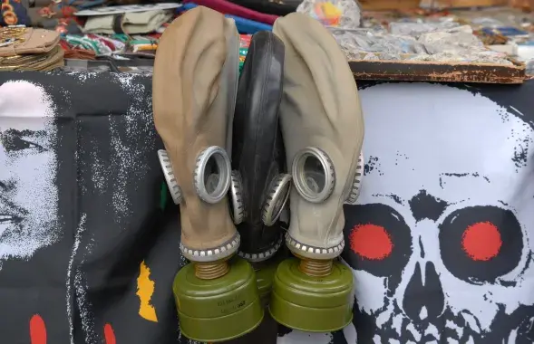 Gas mask is an important item during the war / pixabay