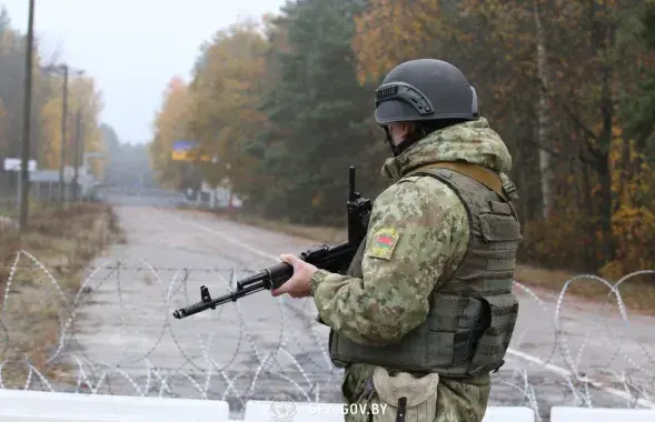Мигранты едут транзитом через третьи страны, движение на белорусско-украинской границе закрыто /&nbsp;@gpkgovby
