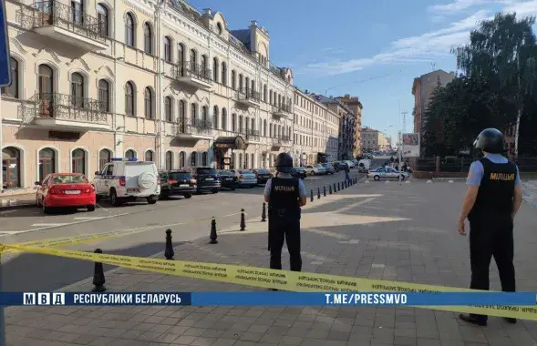 Около гостиницы "Гарни" / Пресс-служба МВД