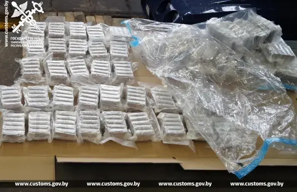 Літовец вёз у Беларусь 73 кг гашышу / customs.gov.by
