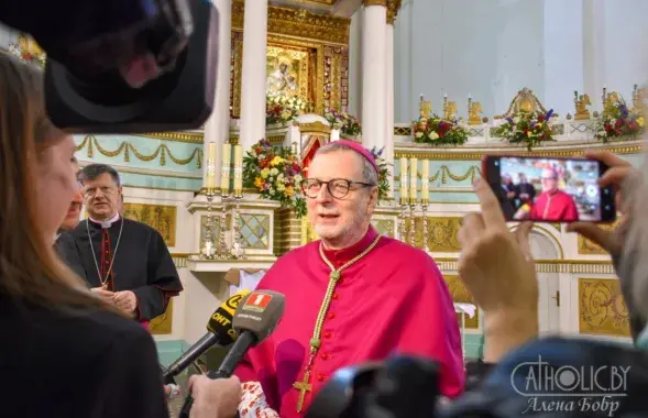 Клаудио Гуджеротти во время визита в Будслав / catholic.by
