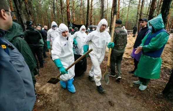 На месцы масавага пахавання пад Ізюмам / hromadske.ua
