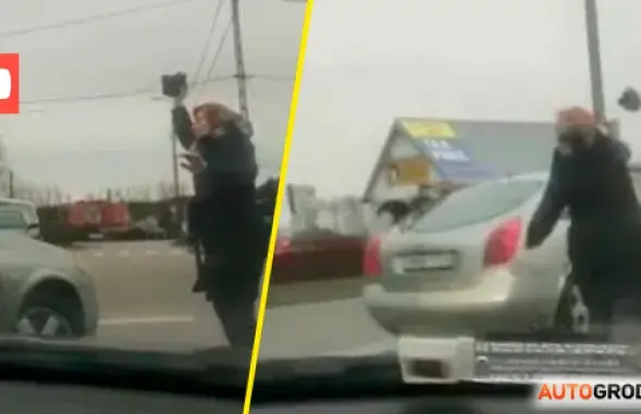Женщина с камнем в Кузнице / autogrodno.by​