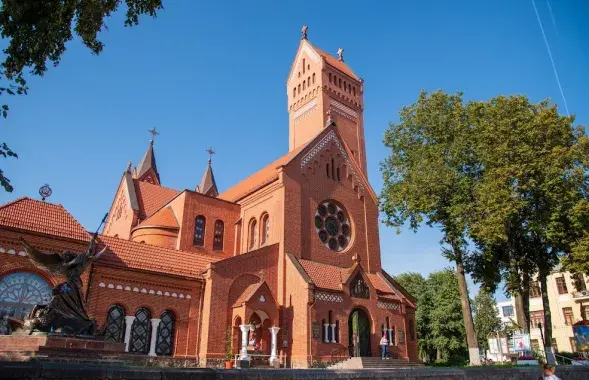 Чырвоны касцёл у Мінску / Еўрарадыё, архіўнае фота
