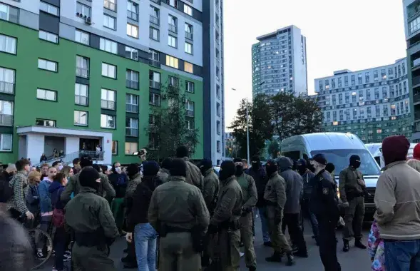 The law enforcers in the "Kaskad" compound / Euroradio​