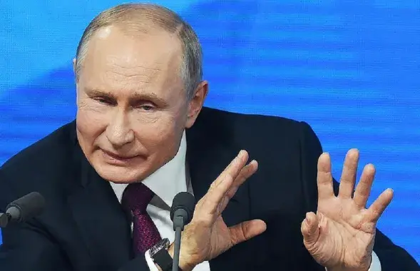 Владимир Путин держит дистанцию​ / kommersant.ru