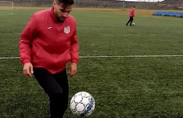 Евгений Савин на тренировке с "Арсеналом" / instagram.com/arsenaldzerzhinsk/​