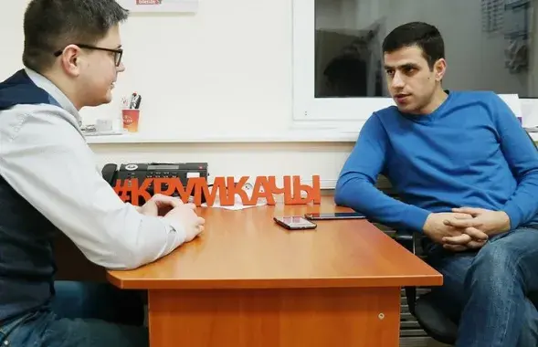 Ваге Мартиросян справа. Фото: ФК "Крумкачы"​