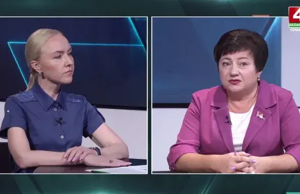 Ала Смаляк (справа) падчас тэлеэфіру / ТРК "Гомель"
