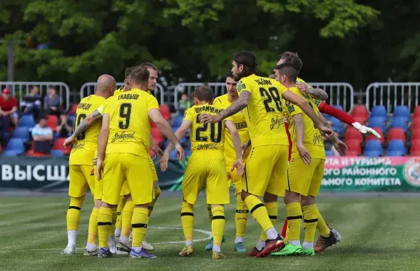 Футболисты солигорского "Шахтера" / vk.com/fcshakhterby
