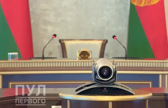 Рабочее место для белорусского руководителя уже подготовлено / @ pul_1