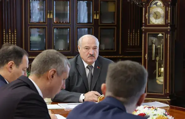 Аляксандр Лукашэнка сабраў нараду па стварэнні партовых магутнасцяў для экспарту беларускай прадукцыі / БЕЛТА​