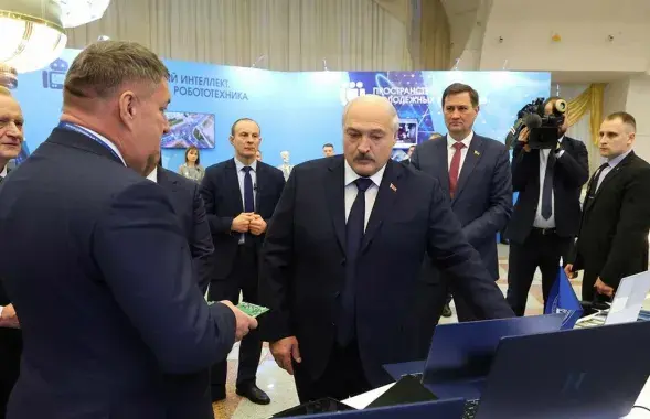 Александр Лукашенко на выставке научно-технических достижений /&nbsp;president.gov.by
