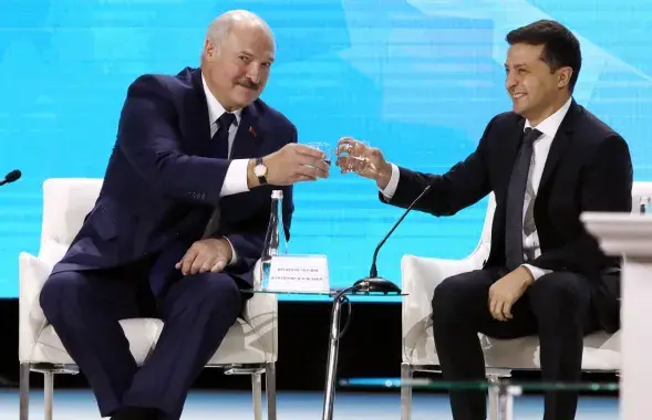 Александр Лукашенко и Владимир Зеленский / ТАСС, архивное фото
