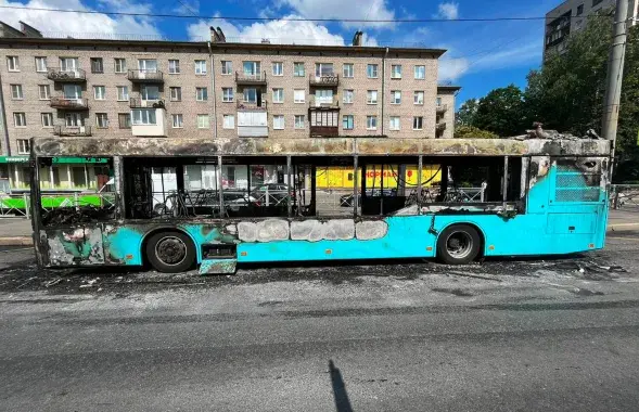 Аўтобус МАЗ згарэў у Санкт-Пецярбургу / прэс-служба пракуратуры Санкт-Пецярбурга
