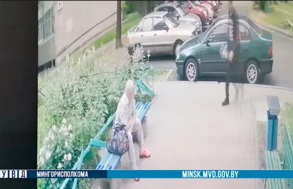 Минчанин ограбил иностранца и купил себе "Мерседес" / Кадр из видео