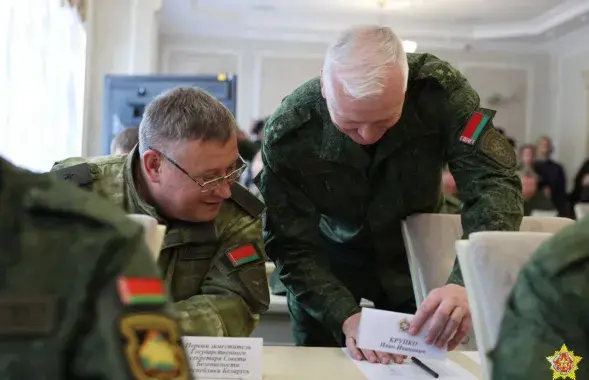 У зборы ўдзельнічаюць старшыні абласных і Мінскага гарадскога выканаўчых камітэтаў, а таксама ваенкамы / @modmilby
