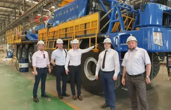 Белорусские нефтяники в Китае / neft.by
