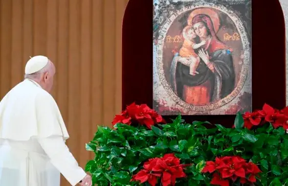 Папа Францішак маліўся перад абразом Маці Божай Жыровіцкай / vaticannews.va
