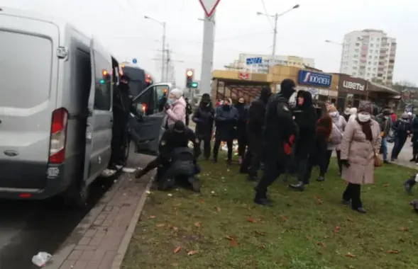 Затрыманні каля станцыі метро "Пушкінская" / З Facebook Барыса Пастарнака​