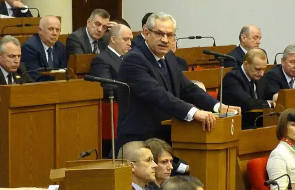 Выступает Владимир Потупчик. Фото Змитера Лукашука​