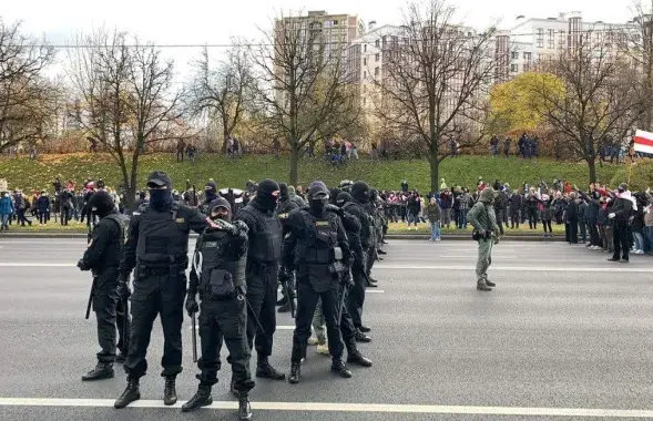 Силовики и протестующие на минской улице, осень 2020-го / Из архива Еврорадио​