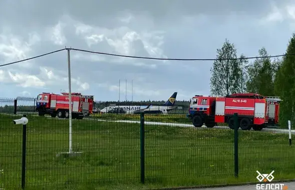 Спецтэхніка ў нацыянальным аэрапорце "Мінск" / "Белсат"
