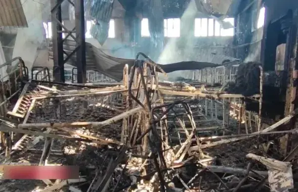 До сих пор нет ни фото, ни видео самих обстрелов. Есть лишь кадры разрушений, но они могут быть более давними