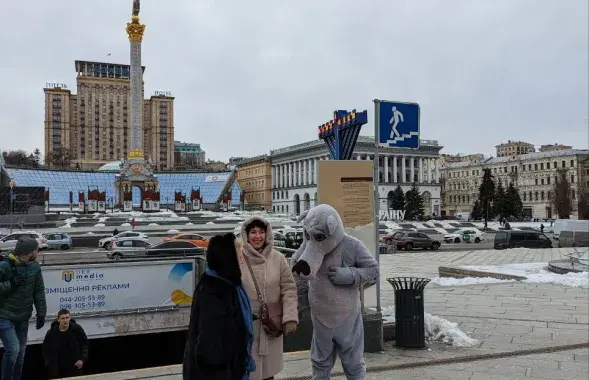 І ў мірны, і ў ваенны час гэты воўк сустракае кіяўлян на Майдане Незалежнасці
