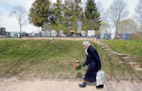 Радуніца падчас каранавіруса ў Беларусі / Reuters