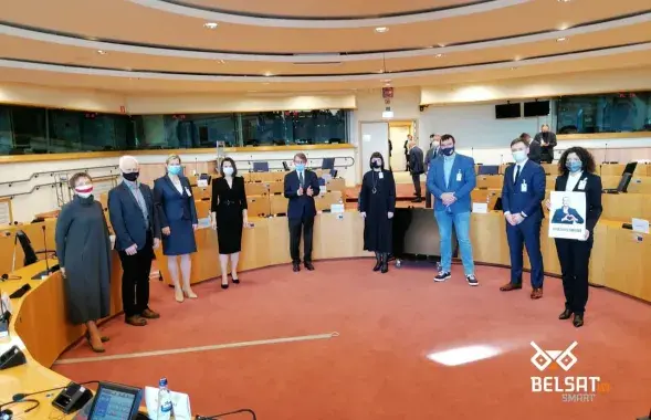 Представителям Беларуси вручили премию Сахарова в Европарламенте / "Белсат"​