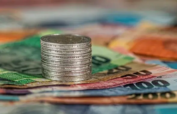 Камісію будуць браць з трымальнікаў вялікіх рахункаў у доларах і еўра / Ілюстрацыйнае фота&nbsp;pixabay.com

