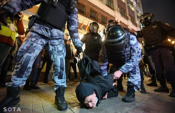Люди в разных городах России вышли протестовать против мобилизации / @sotaproject
