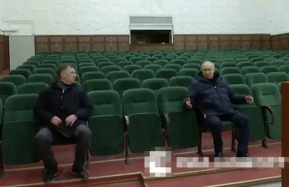 Пуцін нібыта наведвае Марыупаль / кадр з відэа
