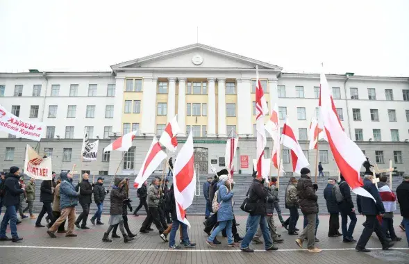 Шествие проходит по проспекту Независимости / Роман Протасевич, Еврорадио
