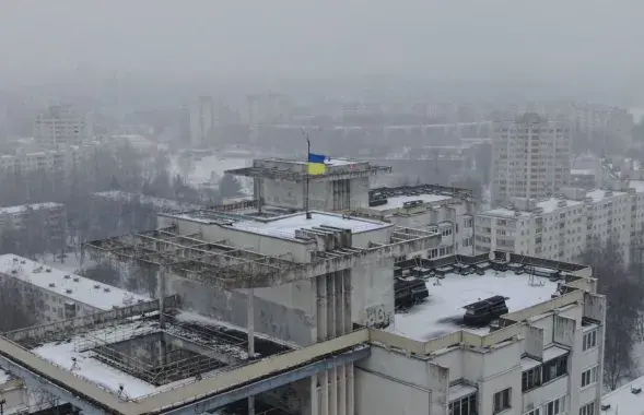Украинский флаг подняли в Минске / t.me/motolkohelp
