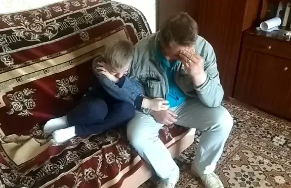 Отец 11-летнего Игната: пришли к психологу — сына забрали в приют, меня избили