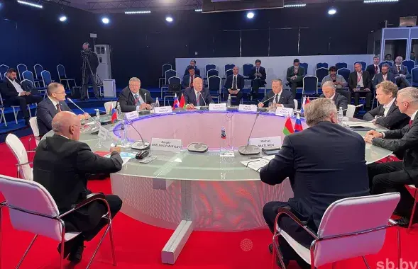 Выступление Снопкова во время Петербургского международного экономического форума / sb.by