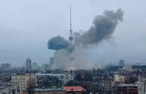 Телебашня в Киеве / Суспильне​
