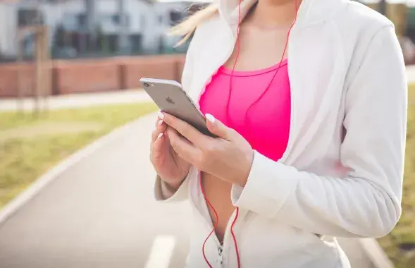 Девушку задержали за фото в Tinder / pixabay.com, иллюстративное фото
