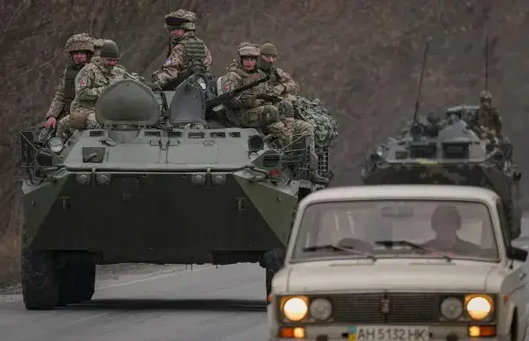 Belarusians have been worried about the possibility of war since December / AP