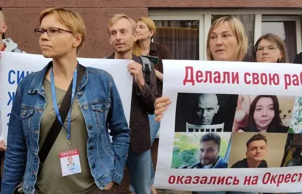 Главному редактору портала TUT.BY Марине Золотовой (слева) белорусский суд назначил 12 лет лишения свободы / из архива TUT.BY
