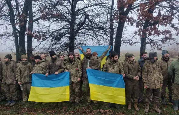 З расійскага палону вярнуліся 64 украінскія вайскоўцы / @ermaka2022
