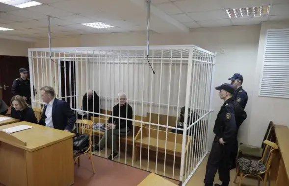 Валянцін Стэфановіч, Алесь Бяляцкі і Уладзімір Лабковіч у судзе / sb.by
