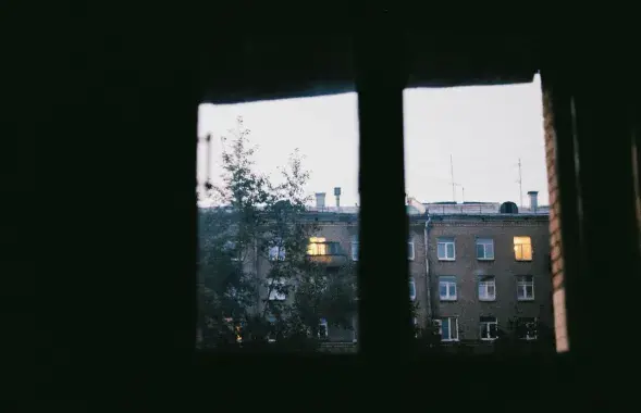 П'яная школьніца выпала з пятага паверха / pexels.com, ілюстрацыйнае фота
