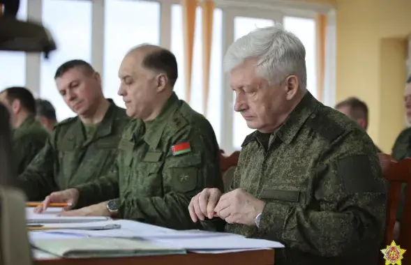 Сергей Дронов (справа) в Беларуси / пресс-служба Минобороны РБ
