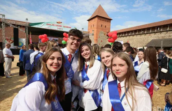 Накануне в Лиде прошел Республиканский последний звонок / sb.by
